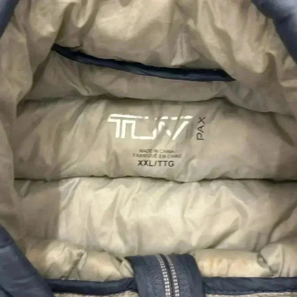 Tumi down puffer vest - Picture 4 of 11